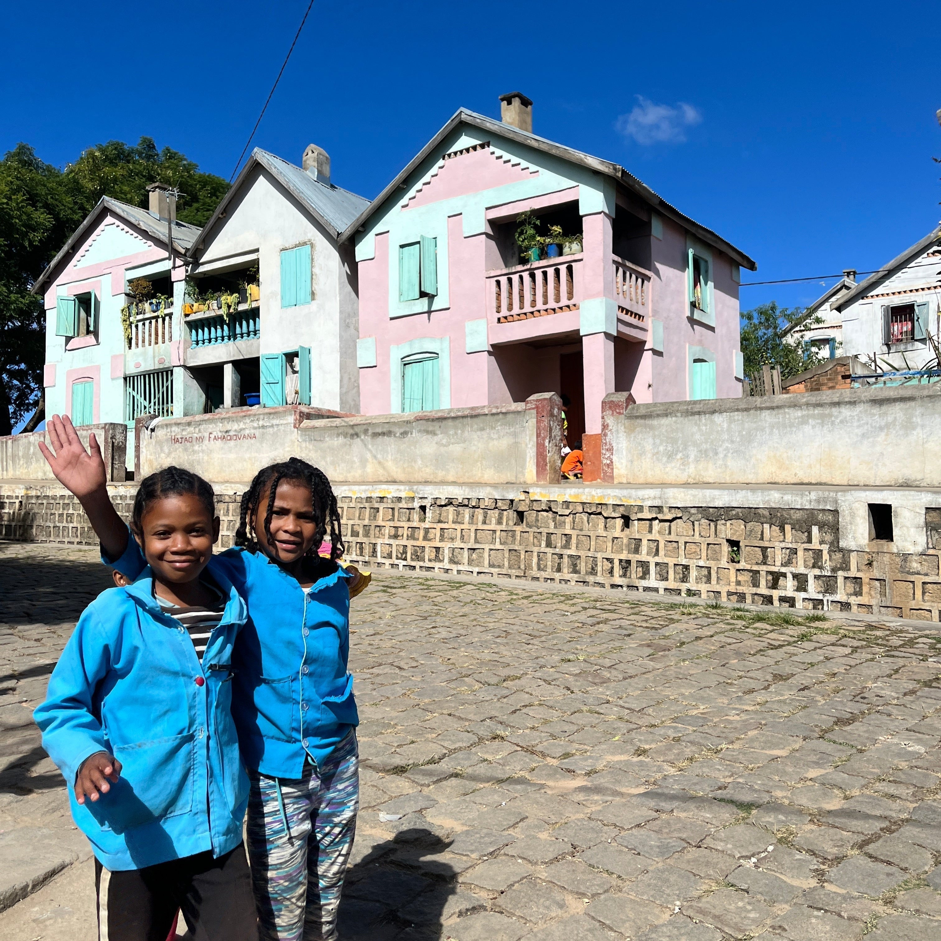 Akamasoa, les Bons Amis & le Père Pedro