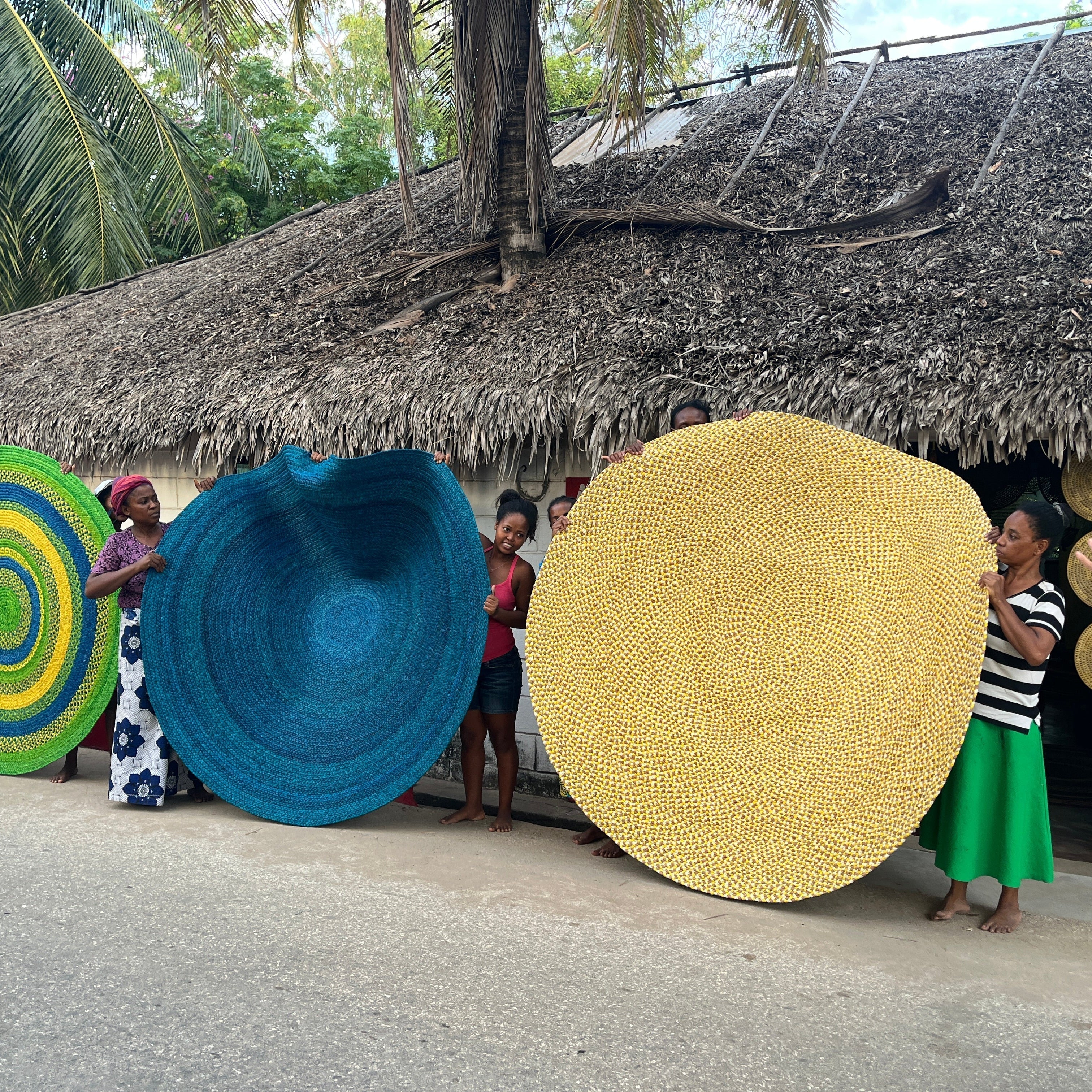 Tapis ronds en raphia de Madagascar