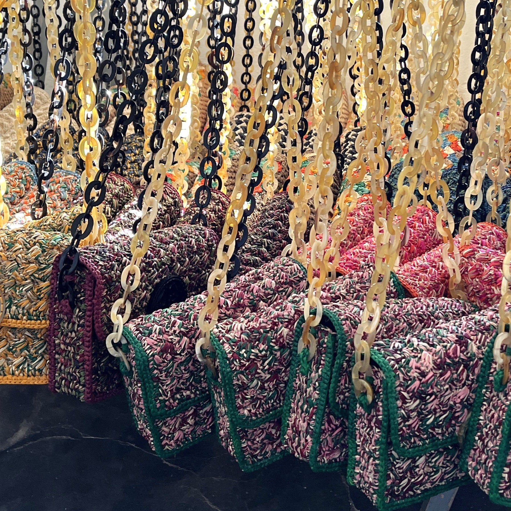 sacs à main en raphia faits à la main