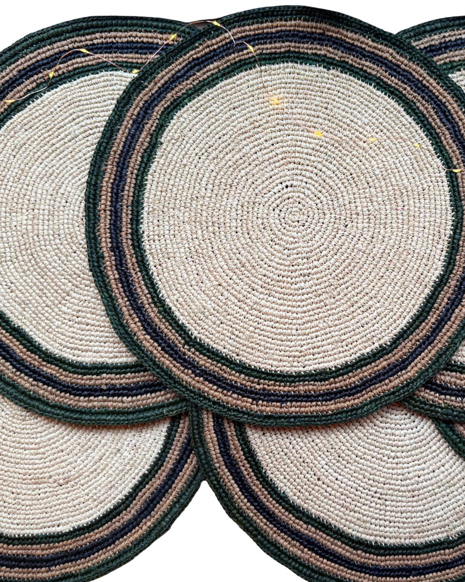 Sets de table ronds en fibre végétale