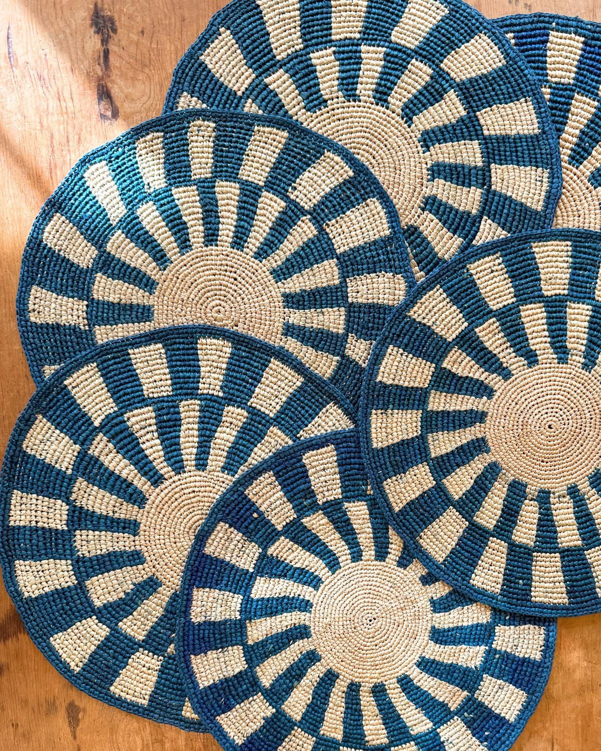 Sets de table ronds en fibre végétale