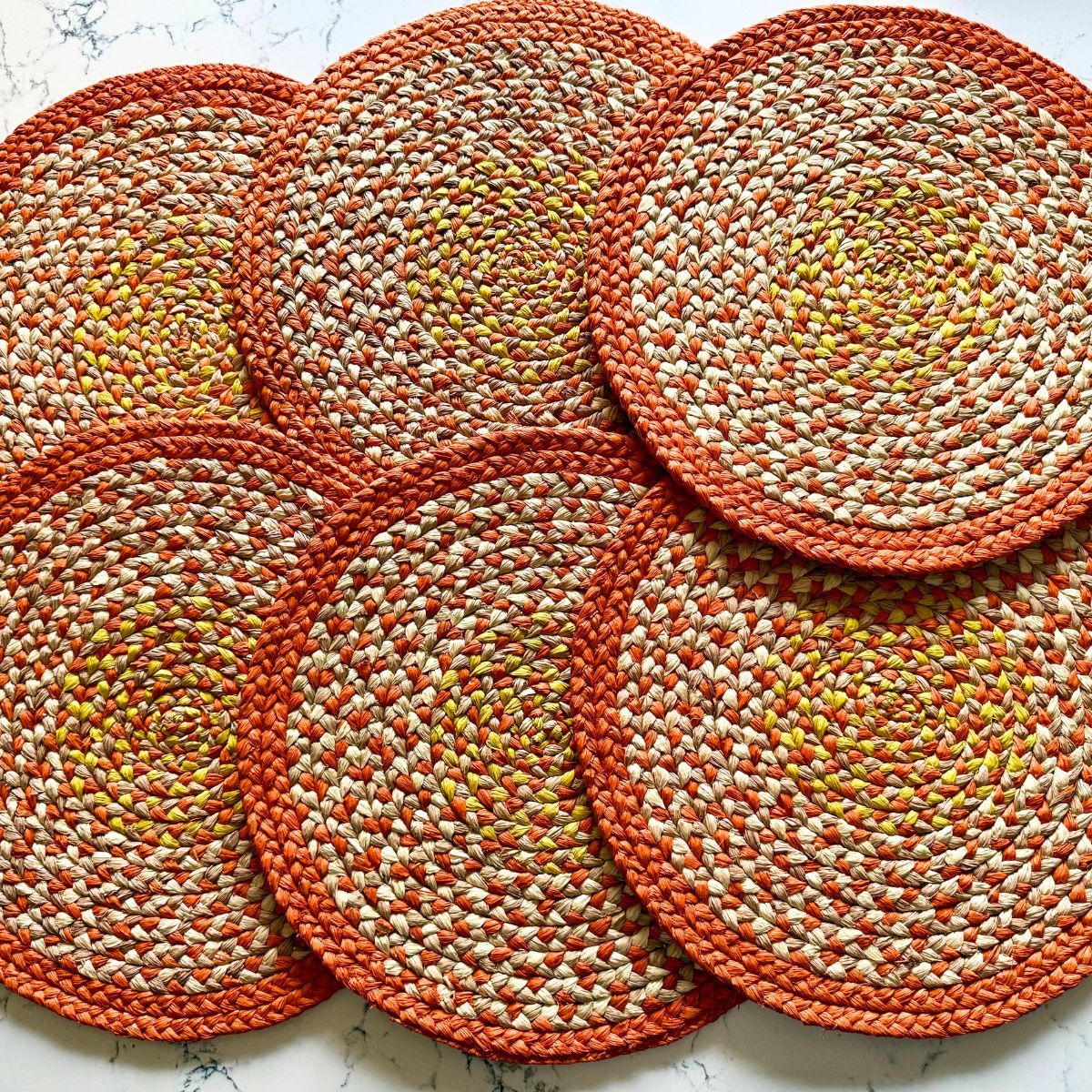 Sets de table ronds en fibre végétale