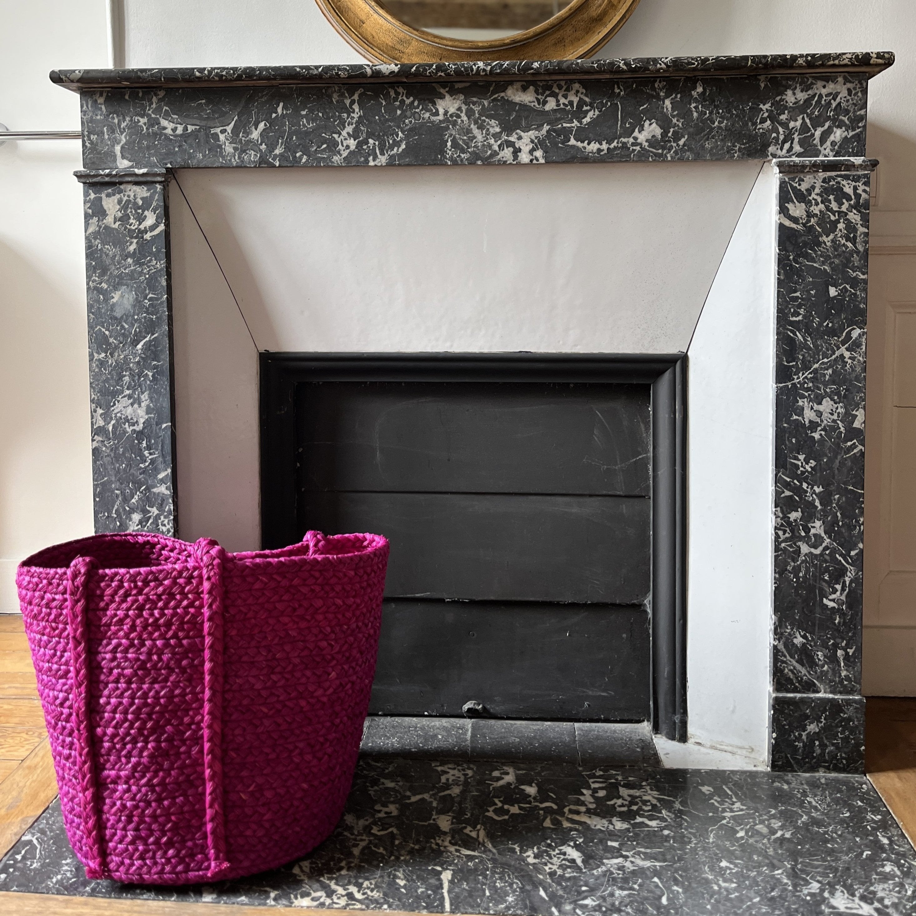 Corbeille en raphia rose fuchsia - Jeannette