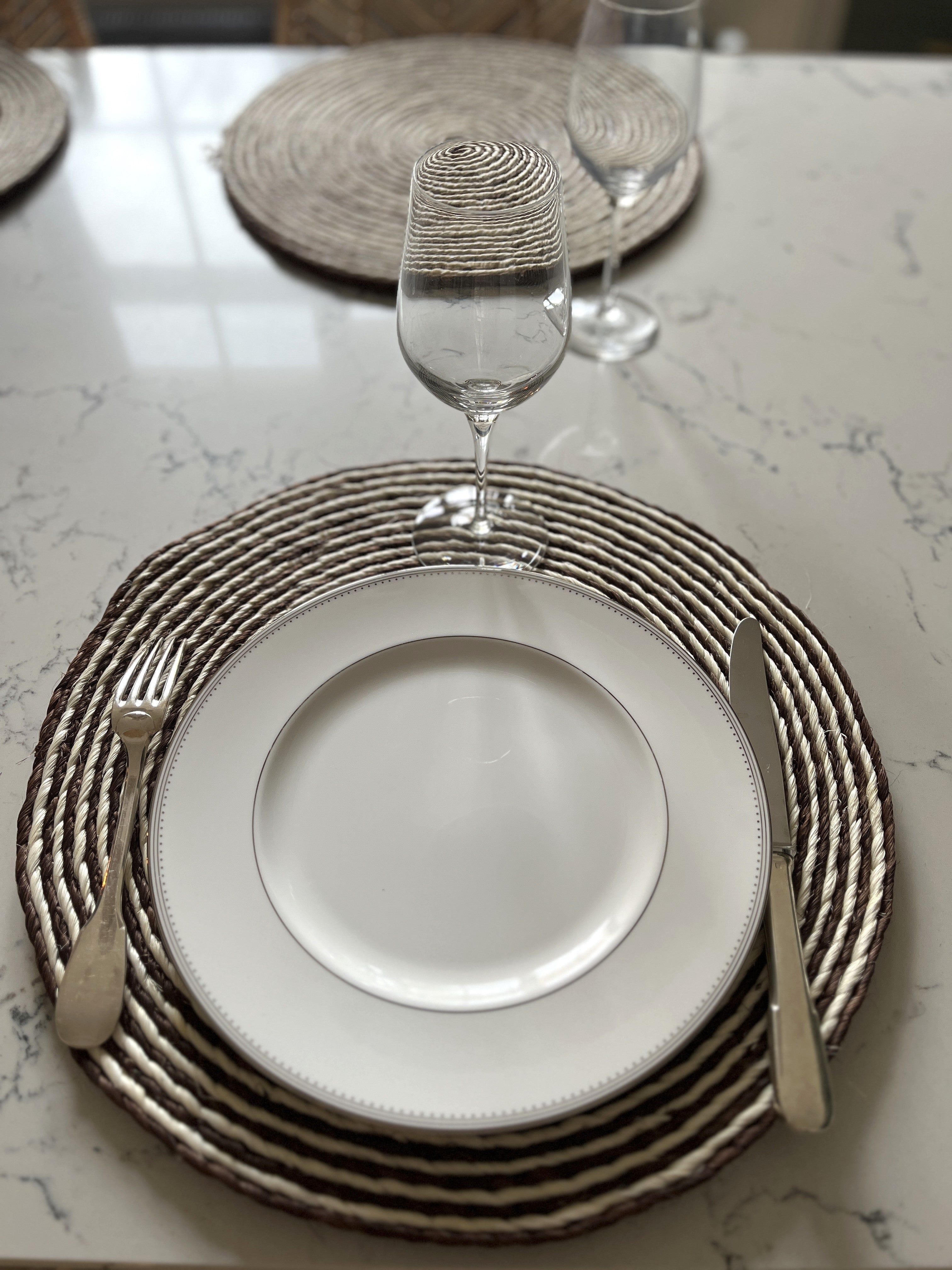 Lot de 6 x sets de table ronds en sisal brun & naturel