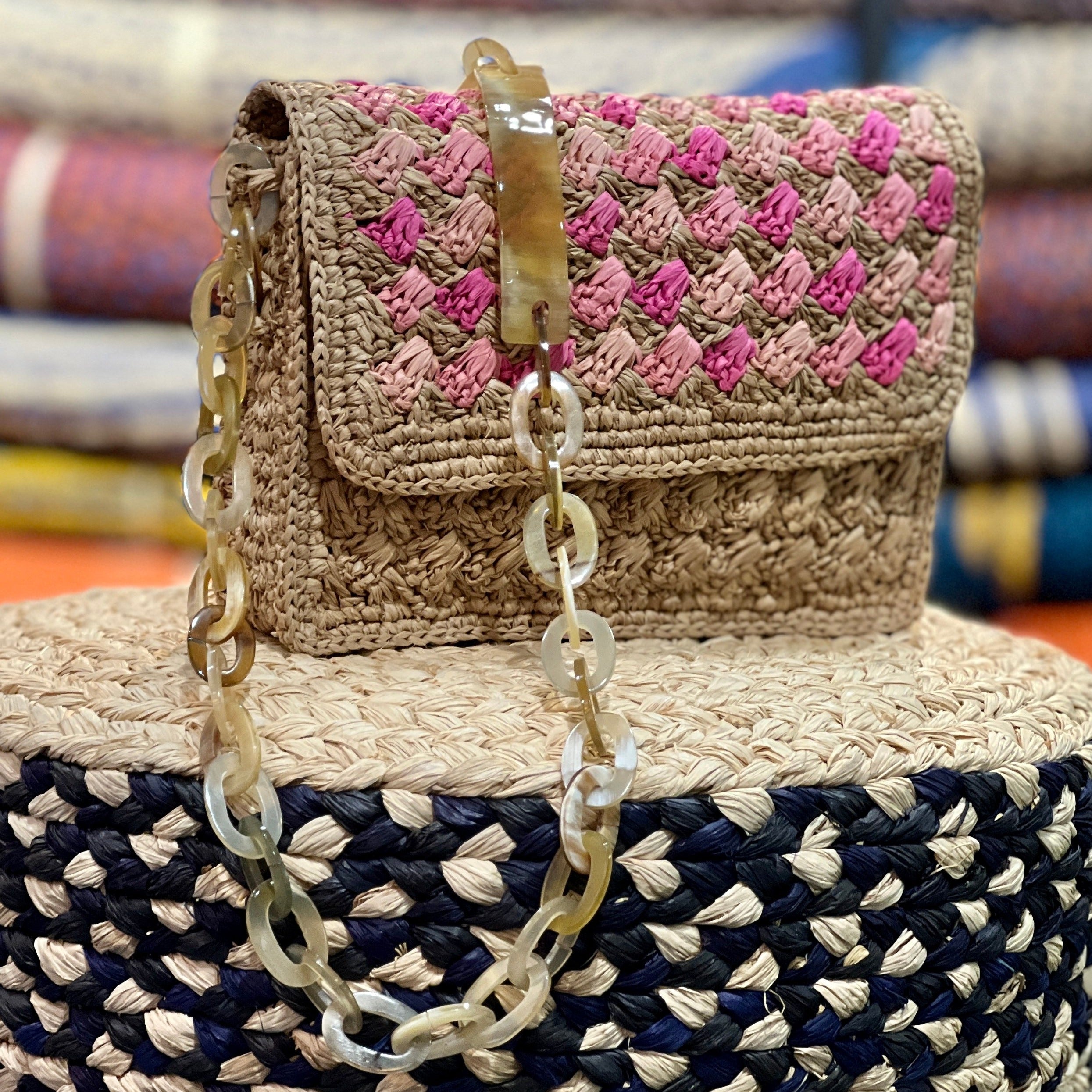 Sac à main en raphia et corne