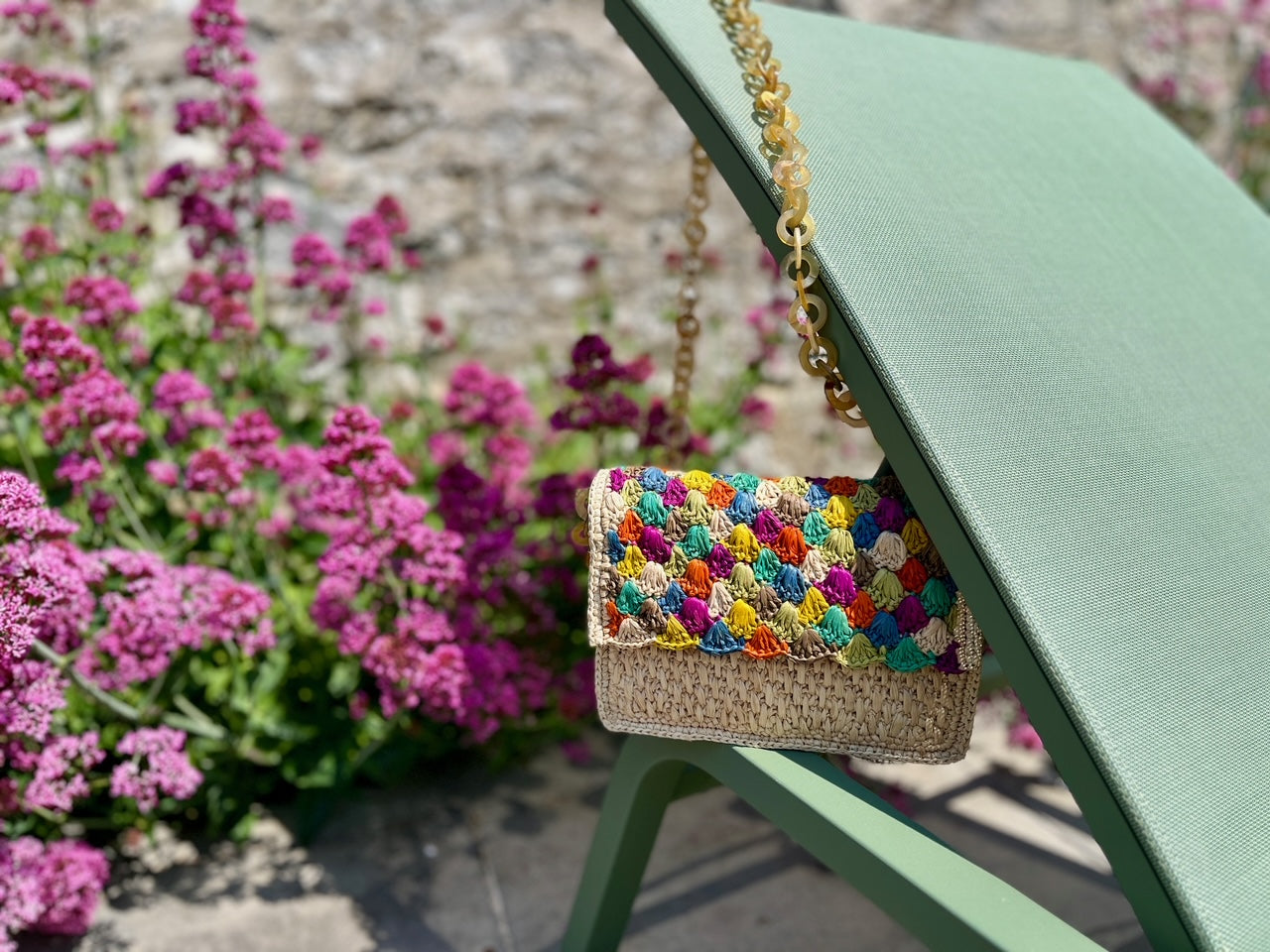 Sac à main multicolore en raphia bandoulière corne