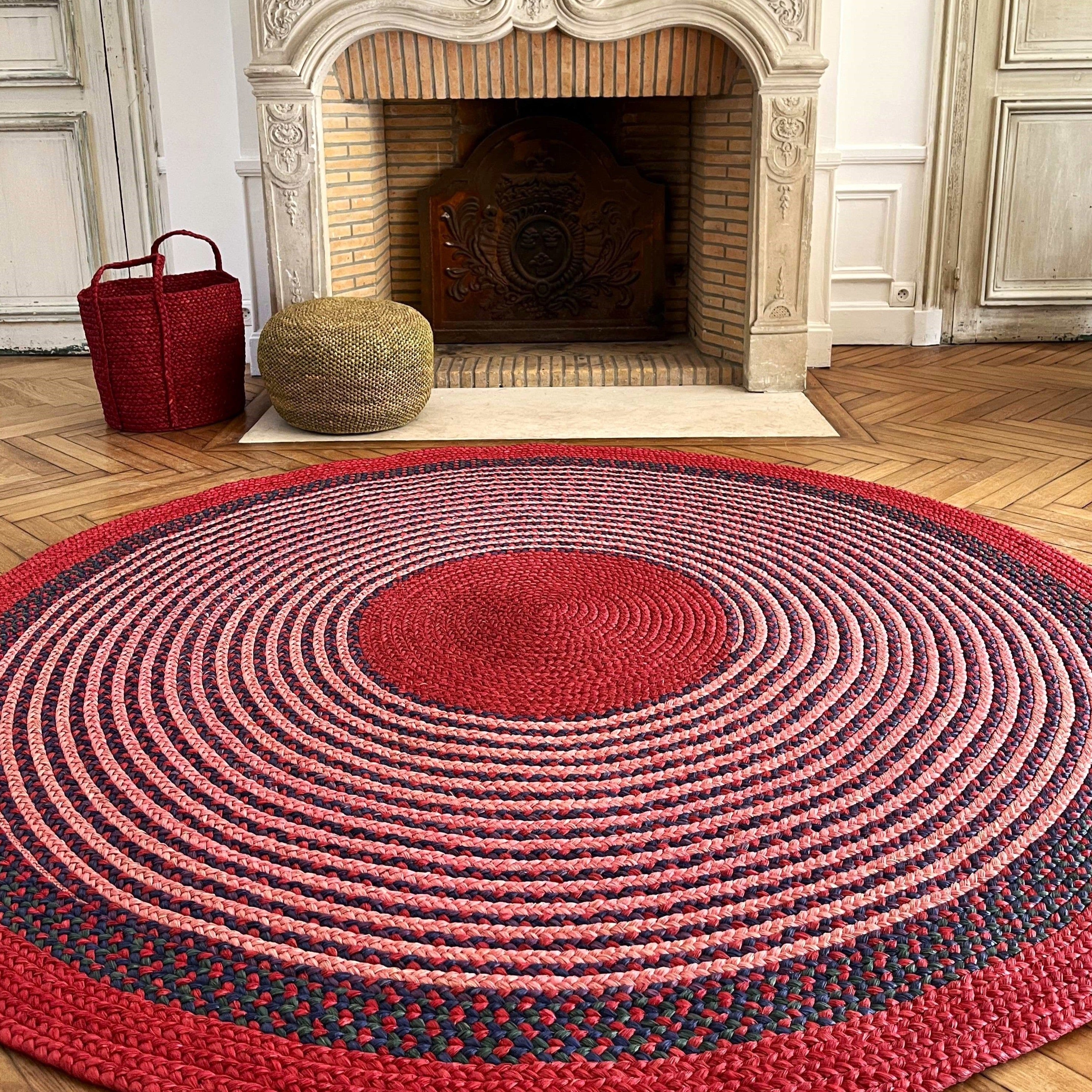 Tapis en raphia rond rose framboise, rouge, bleu vif et vert émeraude – 190 cm