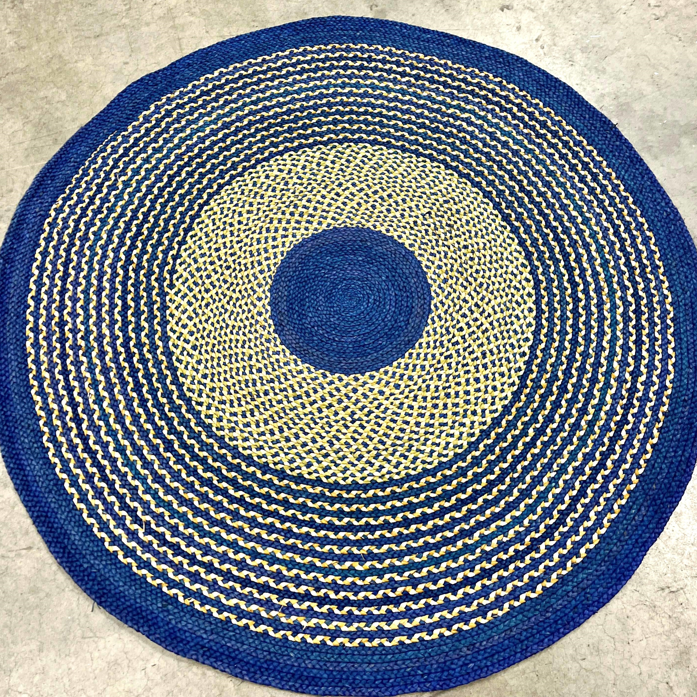 Tapis en raphia rond bleu marine, naturel et vert pâle – 200 cm