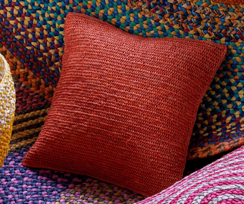 Housse de coussin en raphia point de riz