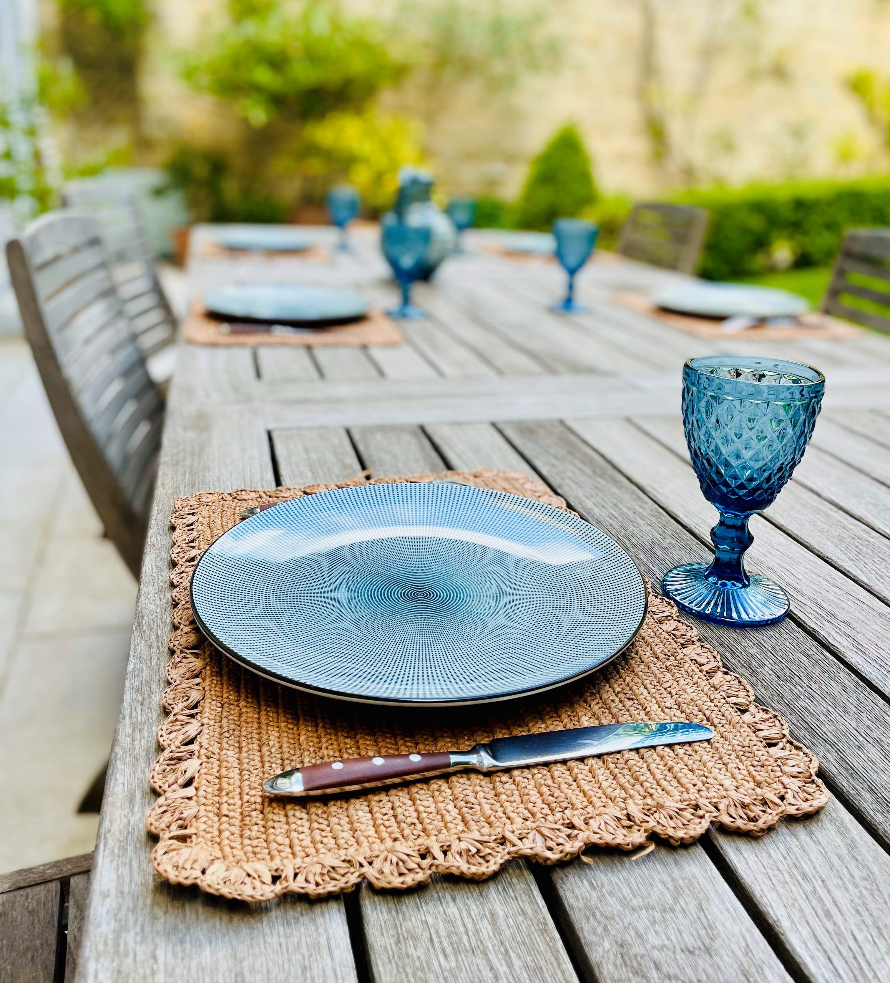 Ensemble de 6 sets de table en raphia rectangulaires, teinte naturelle couleur thé, parfait pour sublimer vos repas.