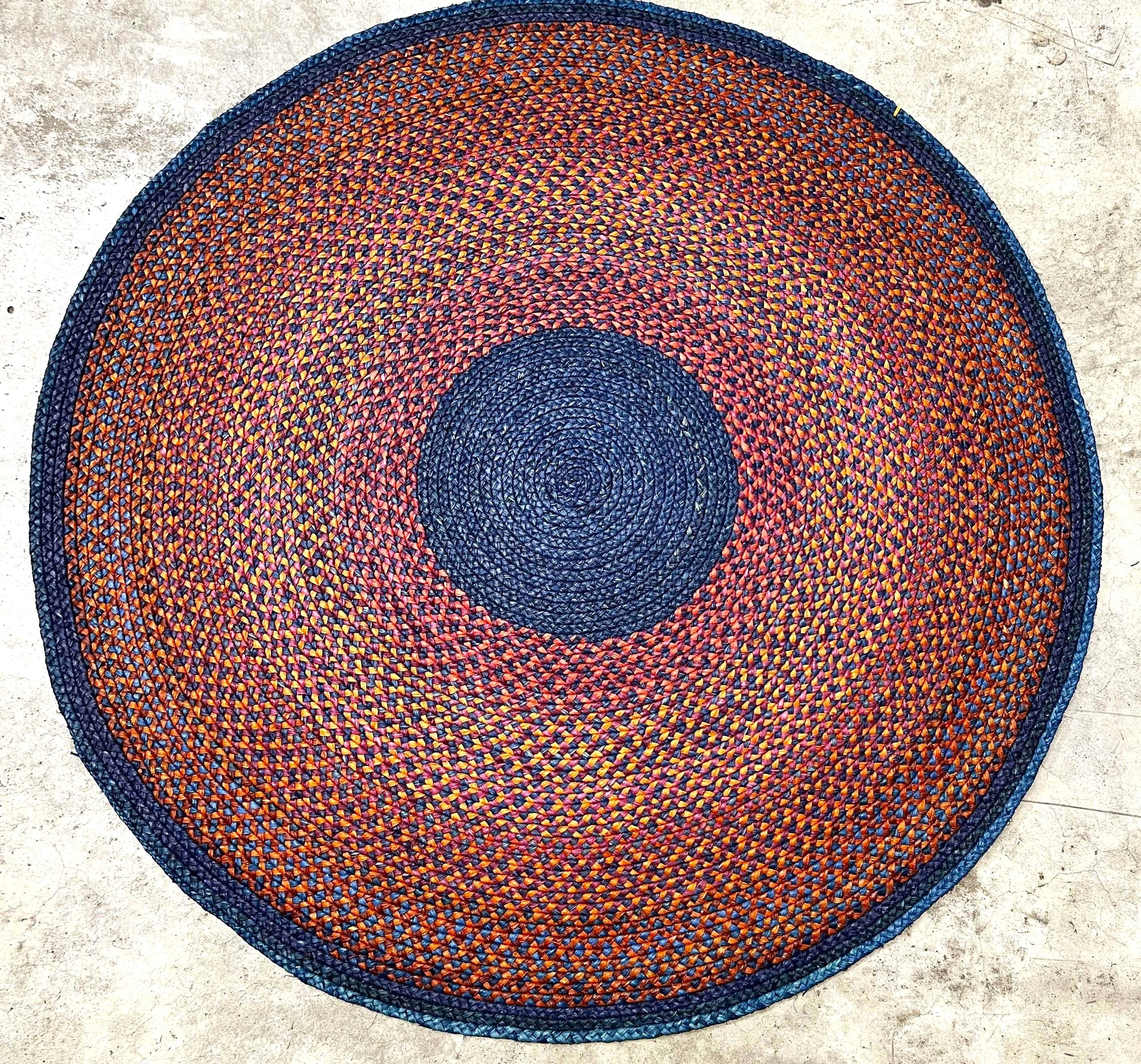 Tapis en raphia rond bleu marine et rose – 170 cm