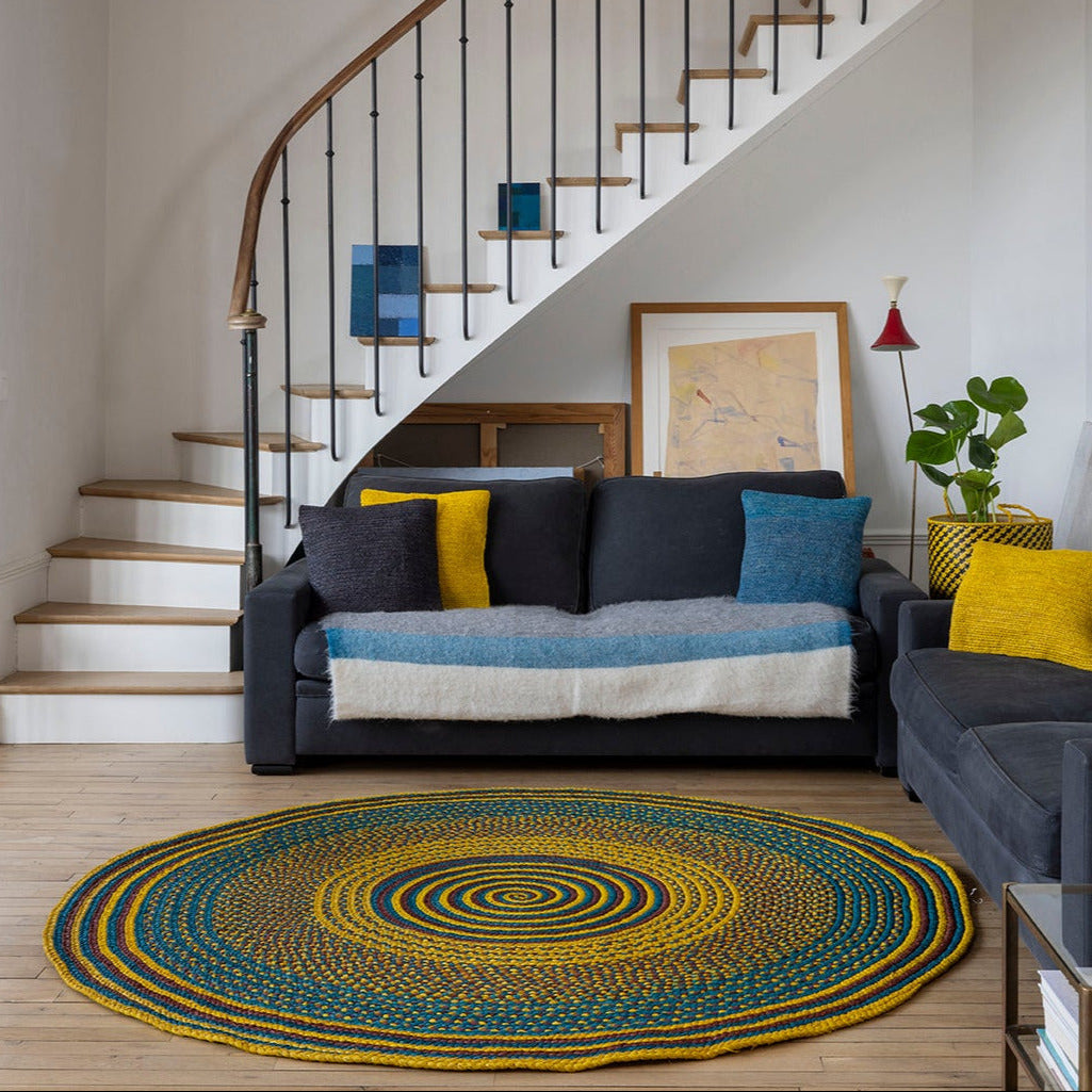 Tapis en raphia rond bleu vif, jaune citron et brun – 200 cm