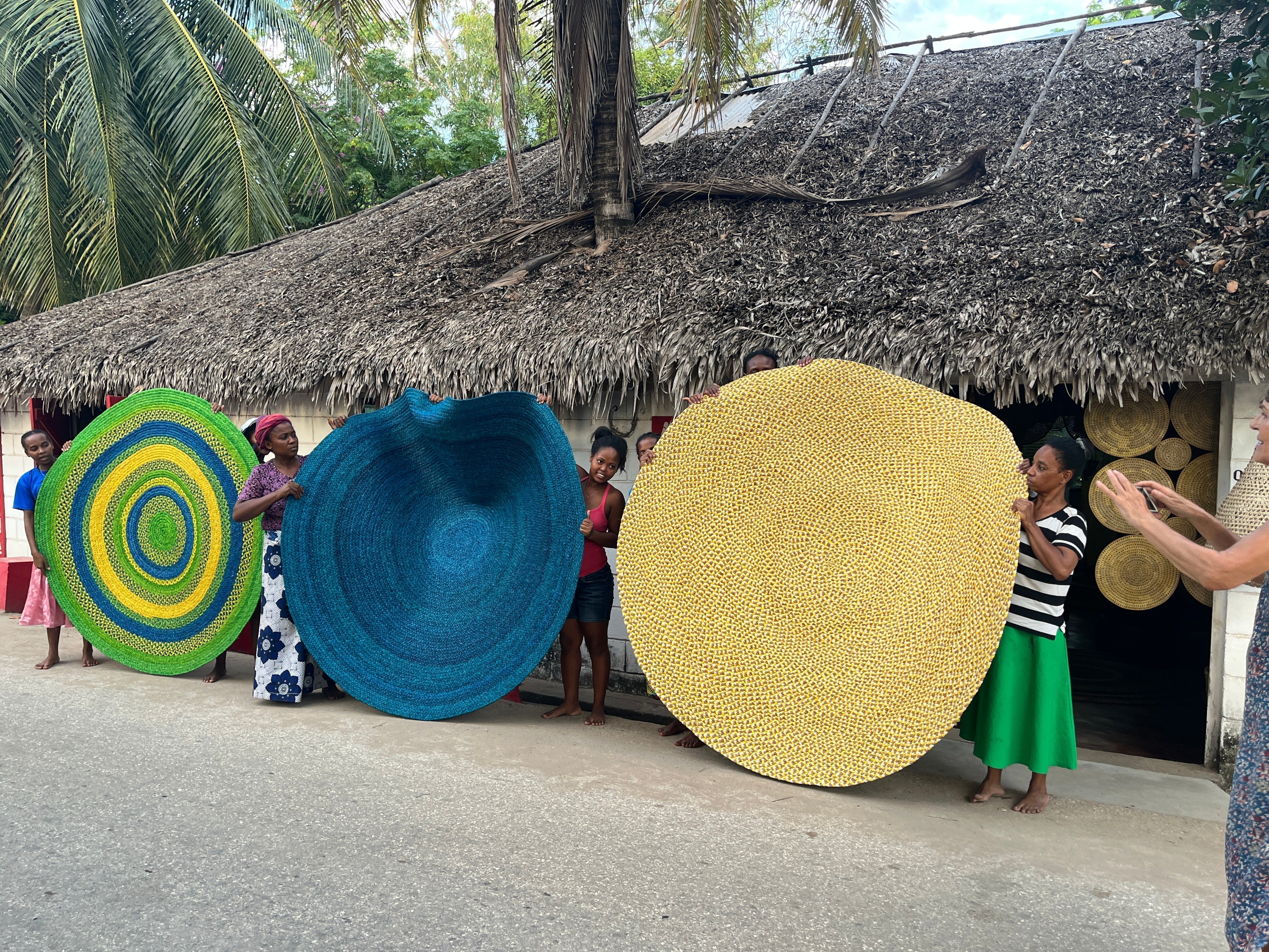 Tapis ronds en raphia de Madagascar