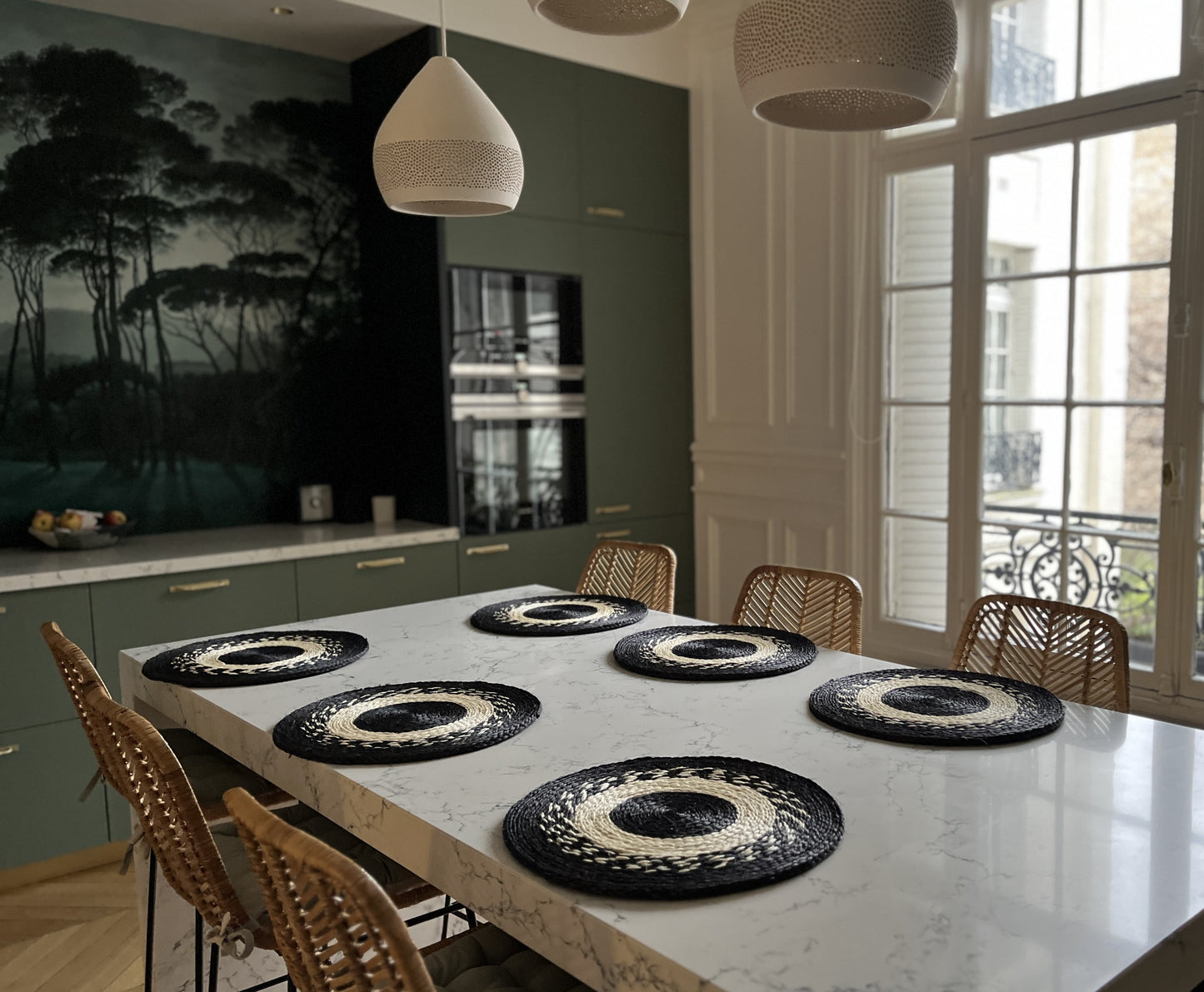 Lot de 6 x sets de table ronds en sisal noir & blanc - Clotilde Intimani Ethnique chic
