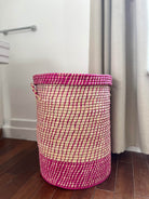 Corbeille à linge en bozaka naturel & fuchsia - moyen modèle - Jeanne Intimani Ethnique chic