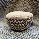 Pouf tressé en raphia naturel avec motifs noirs - Soazy Intimani Ethnique chic