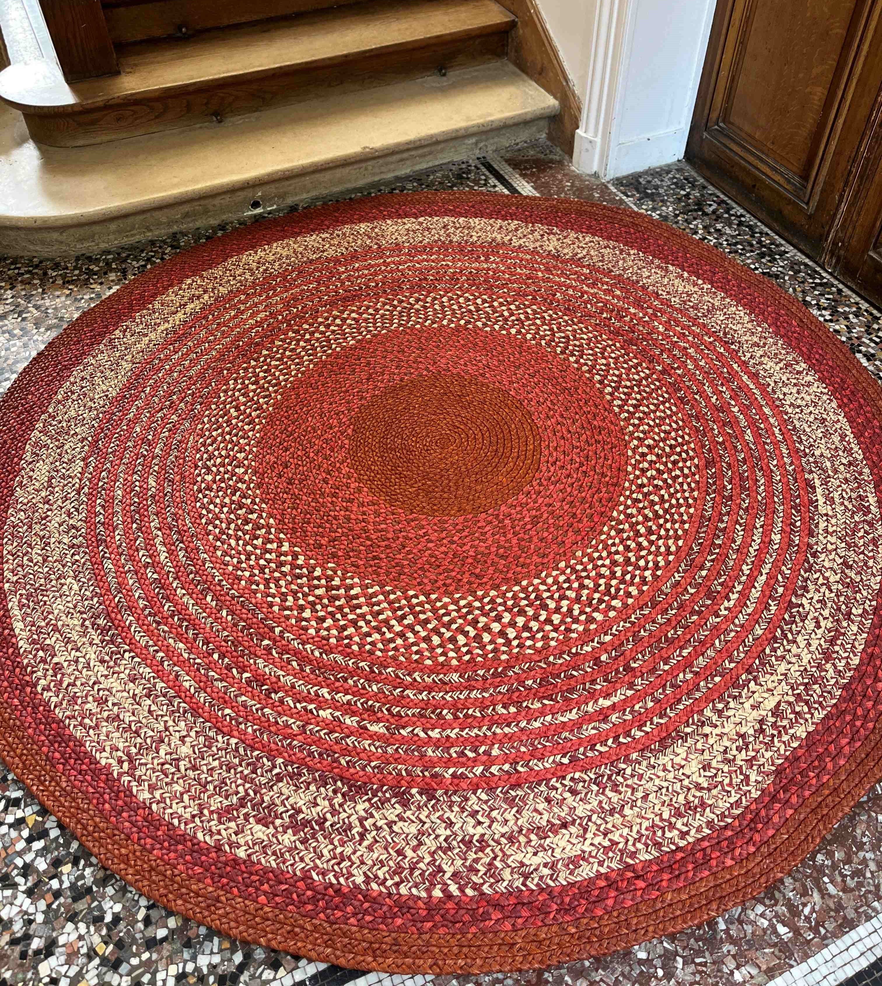 Tapis en raphia rond naturel, rouge orangé et brun – 200 cm