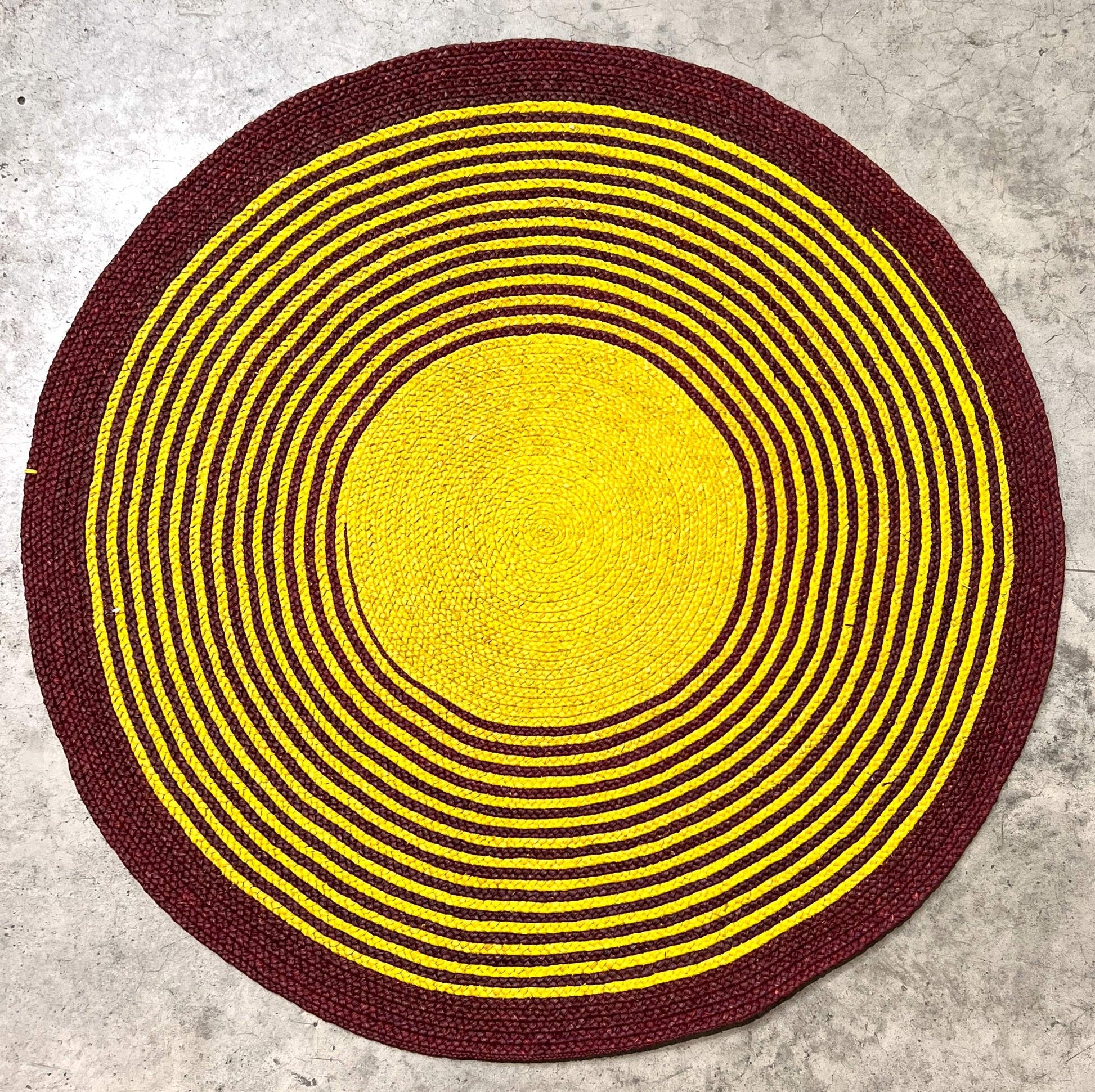 Tapis rond en raphia jaune & prune - Miriam- 150cm Intimani Ethnique chic