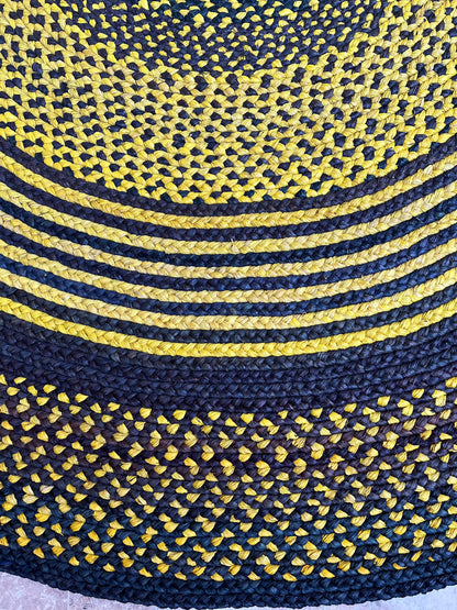 Tapis rond en raphia jaune et bleu nuit - Nirina- 190 cm Intimani Ethnique chic