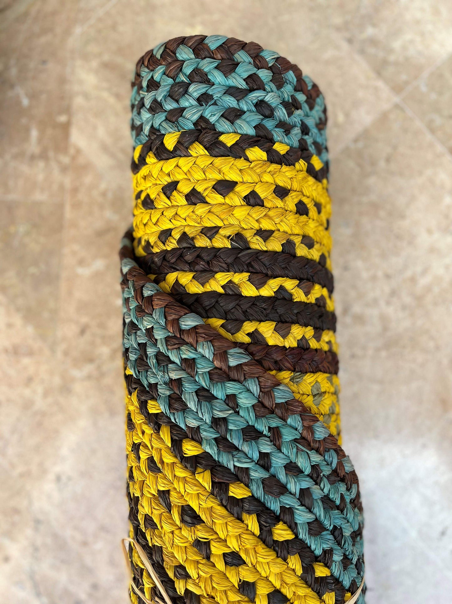 Tapis rond en raphia turquoise, jaune & rose - Séraphina - 200 cm Intimani Ethnique chic