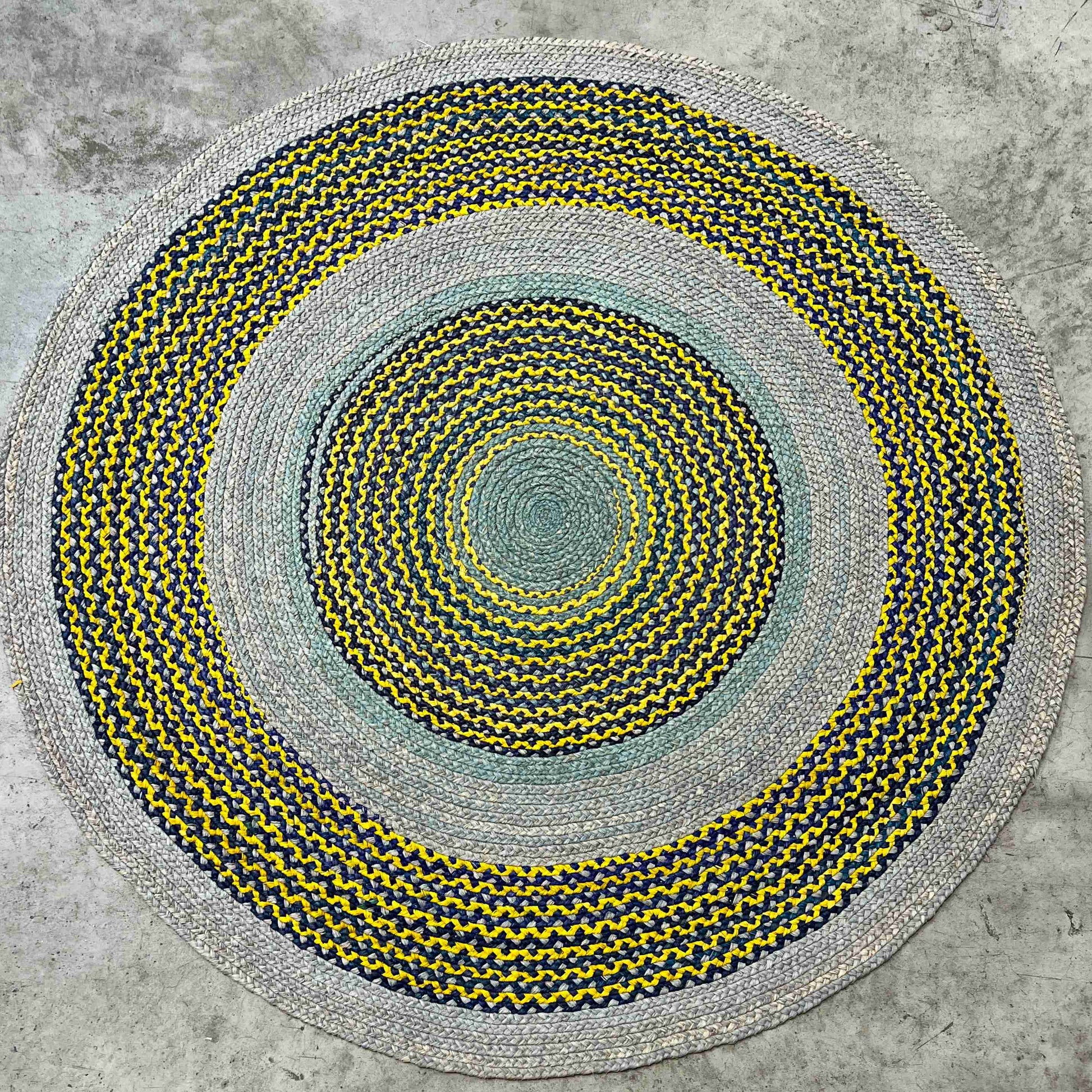 Tapis rond en raphia gris, jaune & bleu - Julienne- 200 cm Intimani Ethnique chic