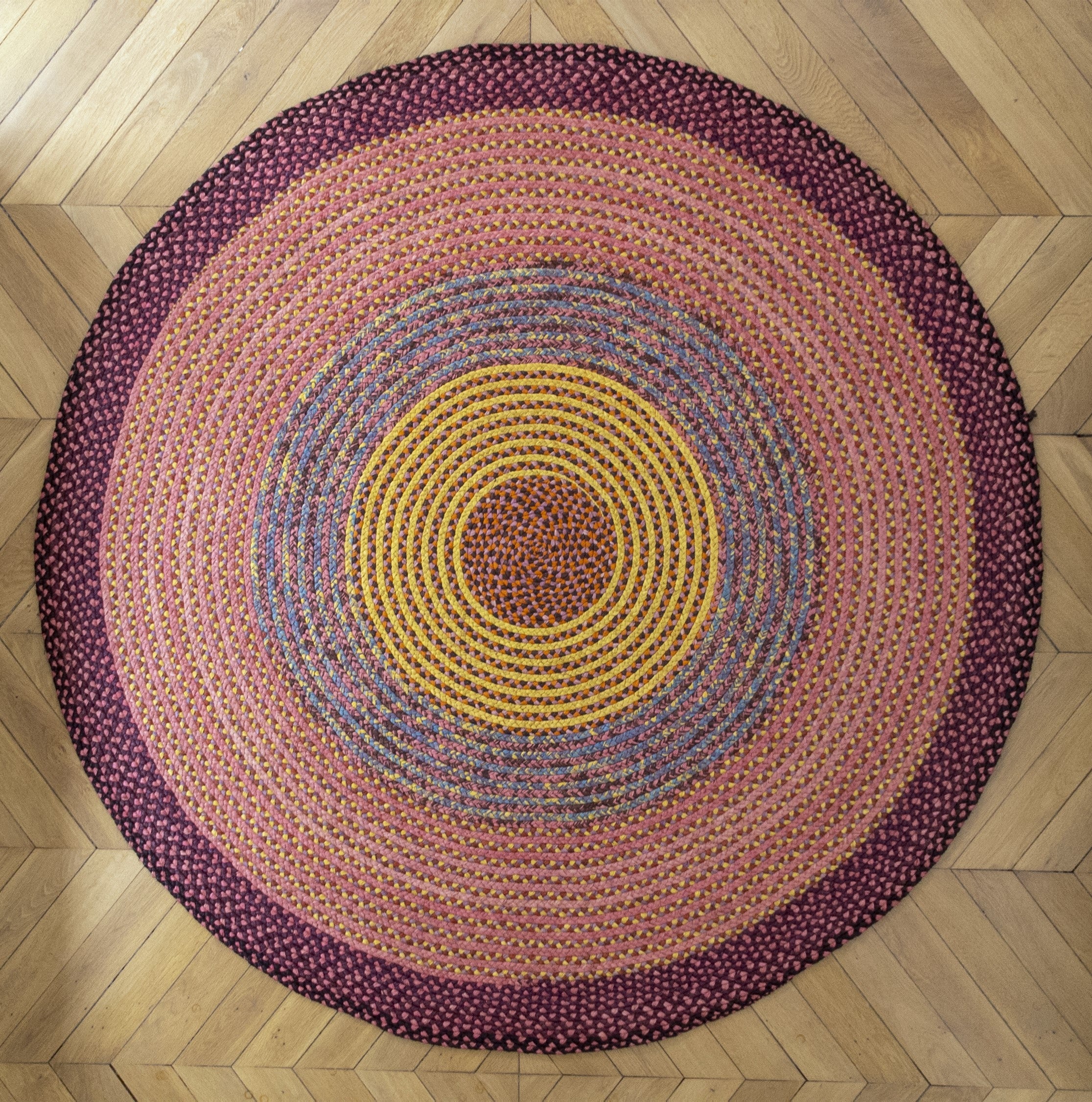 Tapis rond en raphia parme, jaune et bleu- Hortence- 200 cm Intimani Ethnique chic