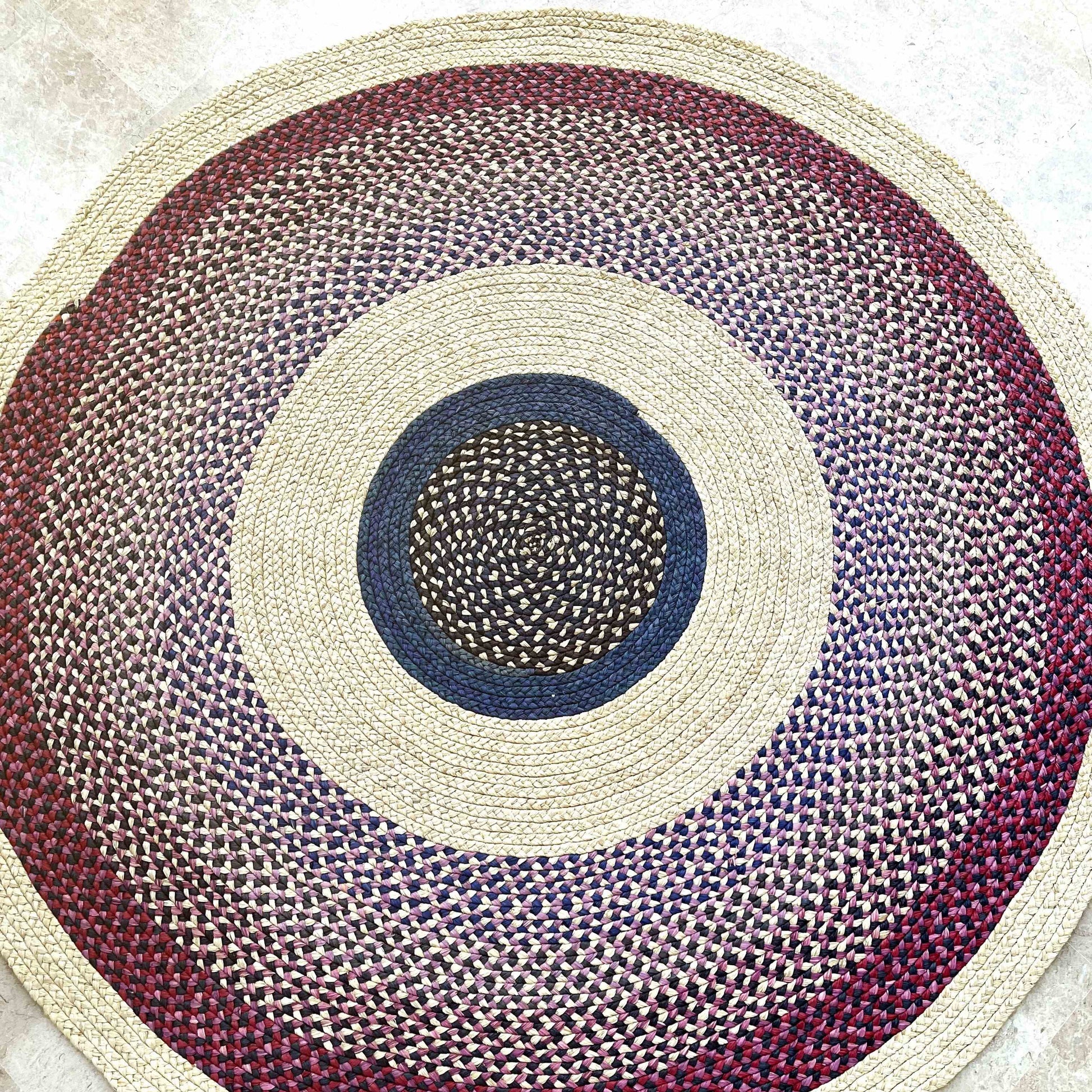 Tapis rond en raphia naturel, rose, bleu & violet- Laurette- 200 cm –  INTIMANI